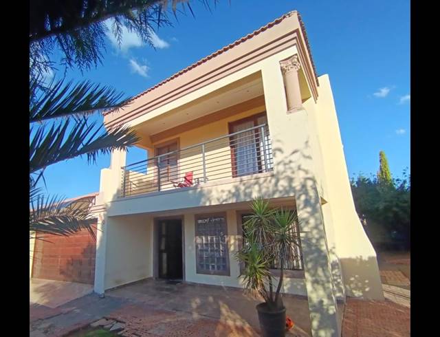 4 BEDROOM HOUSE FOR SALE IN VISTA PARK